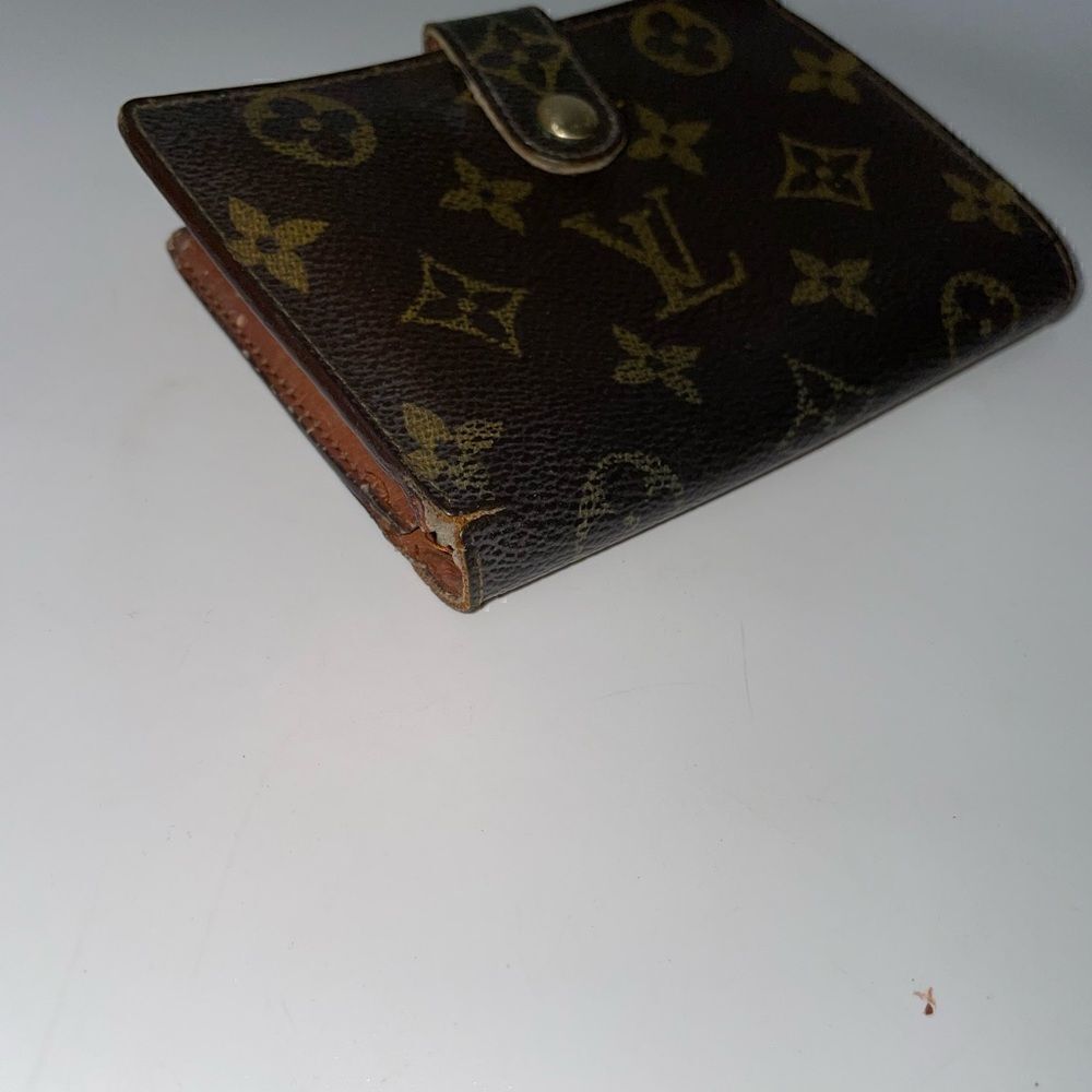 Authentic Louis Vuitton Monogram Kisslock Wallet - Picture 6 of 8